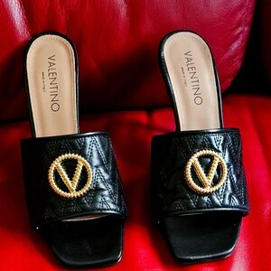 VALENTINO BLACK HEELS